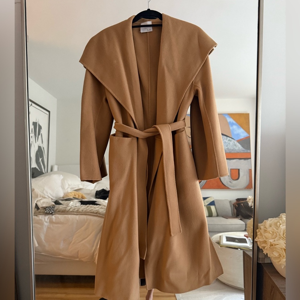 Elegant cashmere and wool mid length coat